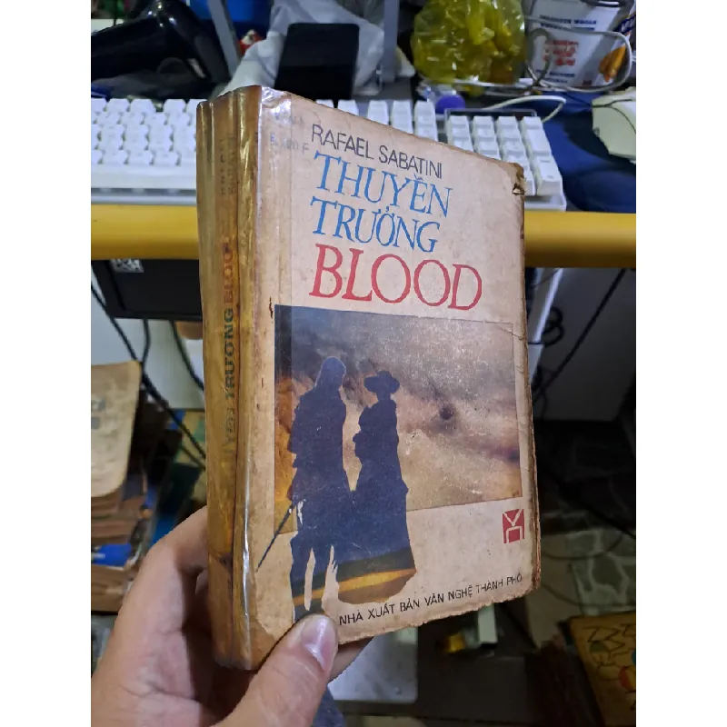 Thuyền trưởng blood mới 70% ố chóc bìa 1988 Văn học nước ngoài HCM1709 Blogmeo21025 578640