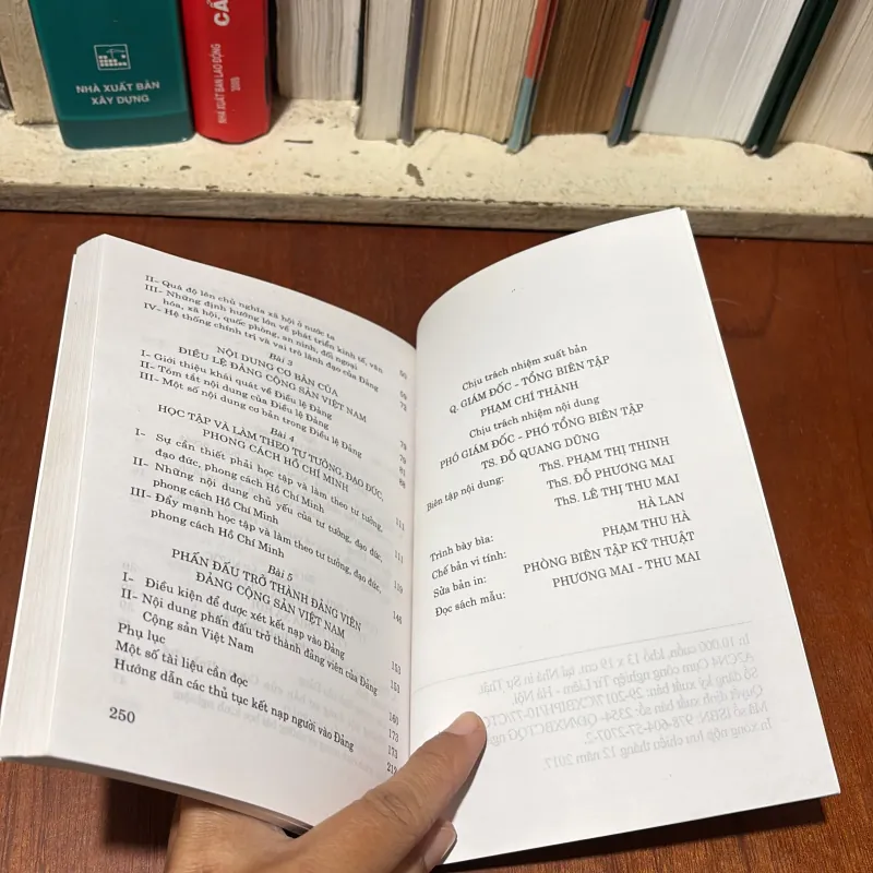 Tài Liệu Bồi Dưỡng Lý Luận Chính Trị: Dành Cho Học Viên Lớp Đối Tượng Kết Nạp Đảng - 2017 747925