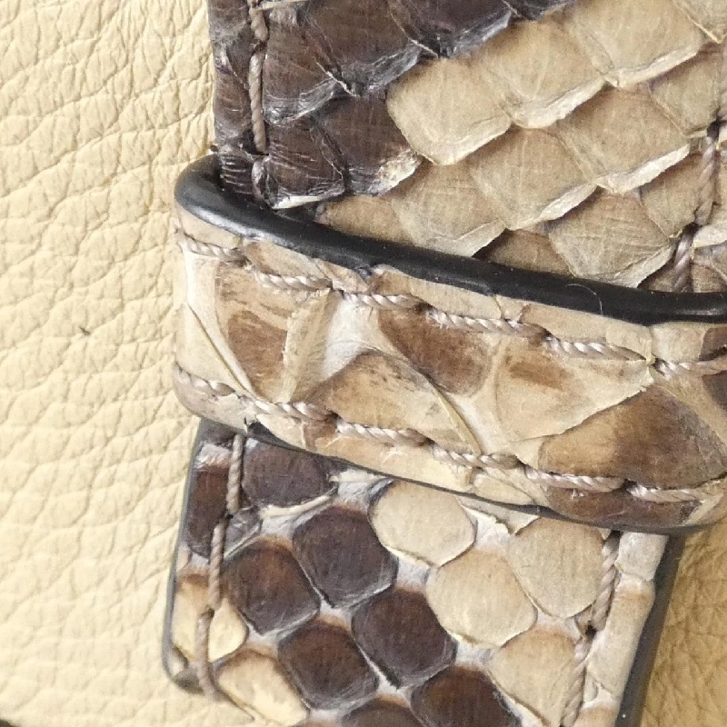 Túi xách Loewe Gate Top Handle 321 97 U61 617573