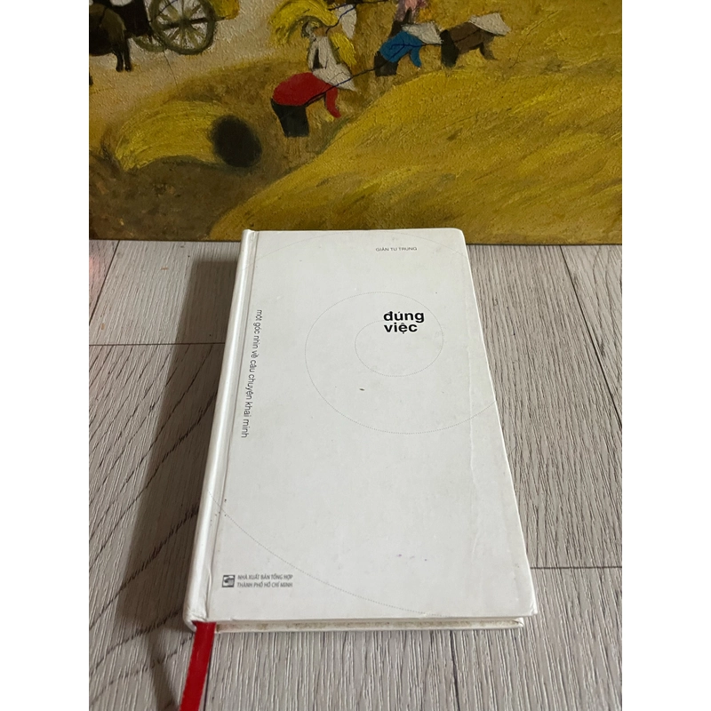 Đúng việc bìa cứng  333353