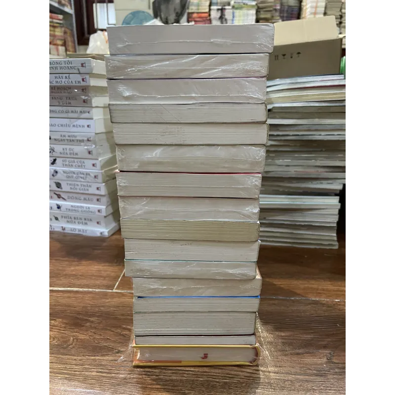 Sidney Sheldon có 16 cuốn 1003086