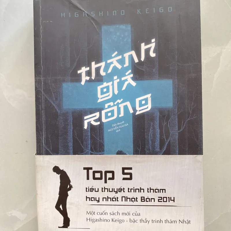 Thánh giá rỗng- Higashino Keigo 977416