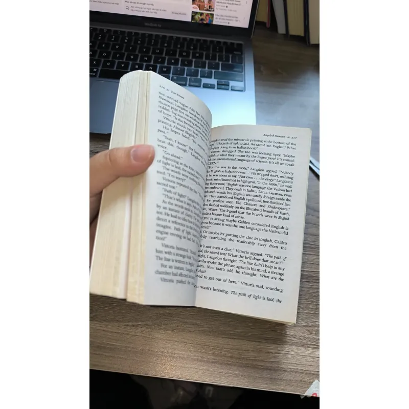 Dan Brown (Angels and Demons)  791517