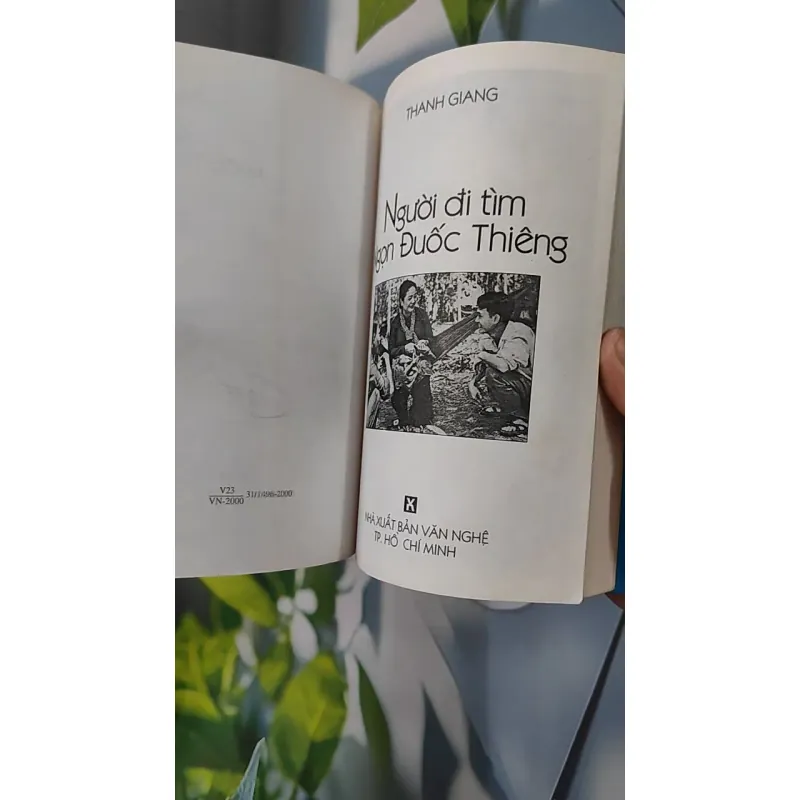 Người Đi Tìm Ngọn Đuốc Thiêng - Thanh Giang 798320