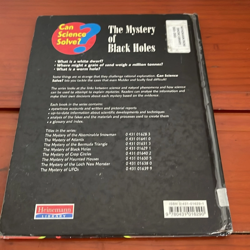 PICTURE BOOK The mystery of black holes 536837