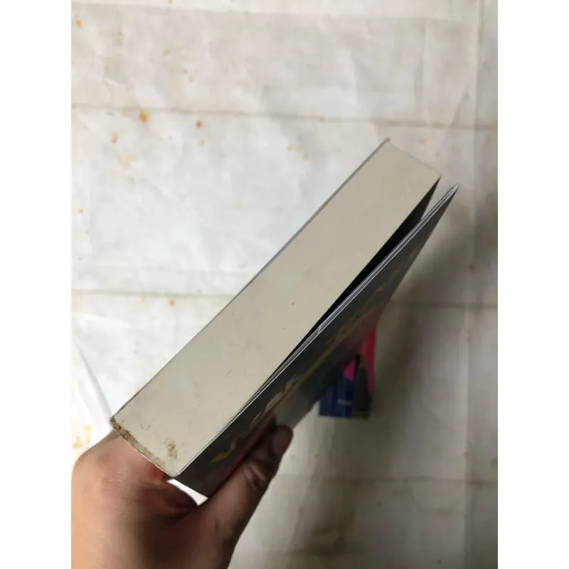 Warcross Thợ Săn Tiền Thưởng - Marie Lu 783055