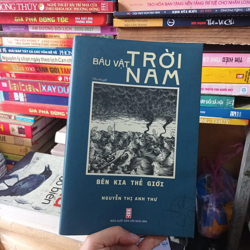 Báu Vật Trời Nam Bên Kia Thế Giới - Nguyễn Thị Anh Thư 740543