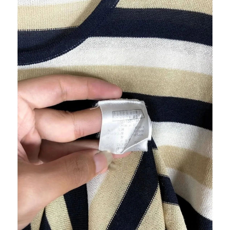 Áo Mongtoghi Hàn kẻ ngang Size ML
  444321
