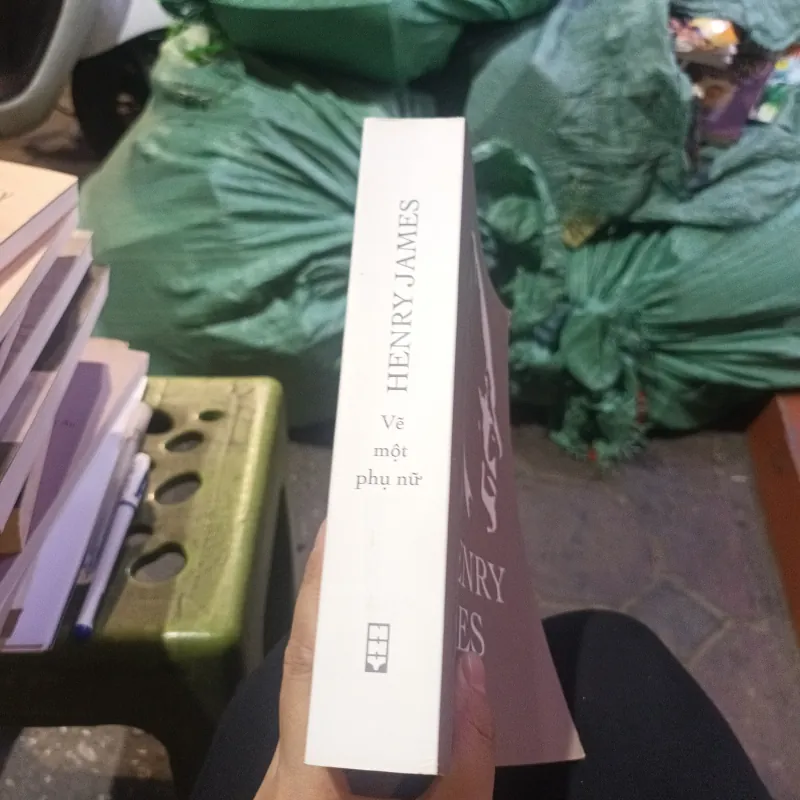Vẽ Một Phụ Nữ - Henry James 1012734