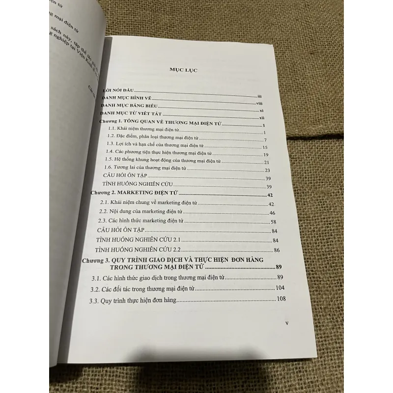 GVC. TS. PHẠM THỊ THANH HỒNG - ThS. PHAN VĂN THANH- GIÁO TRÌNH THƯƠNG MẠI ĐIỆN TỬ 757510