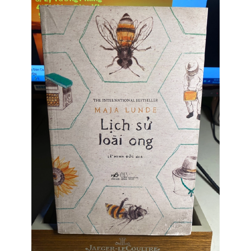 Lịch Sử Loài Ong-Tác giả: MAJA LUNDE - NXB Thế giới 2019- Sách qua sử dụng còn tốt 450369