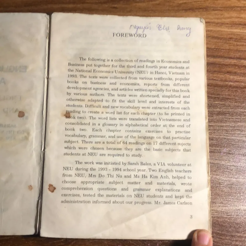 English in economics and business  989807