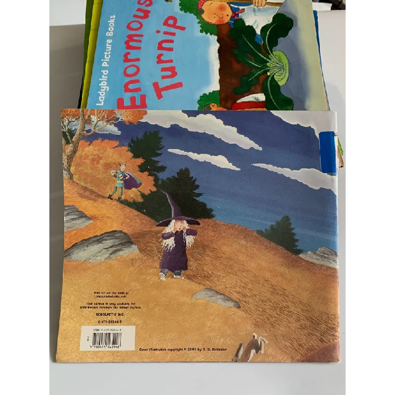 The Runaway Pumpkin – Kevin Lewis 561111