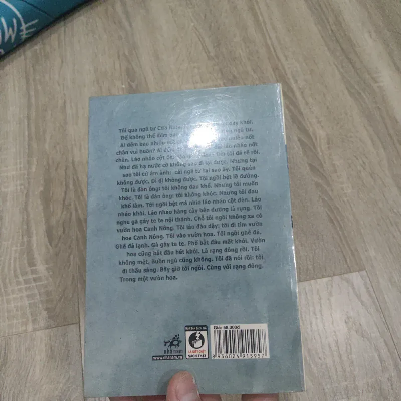 Những Ngã Tư Và Những Cột Đèn - Trần Dần 732159