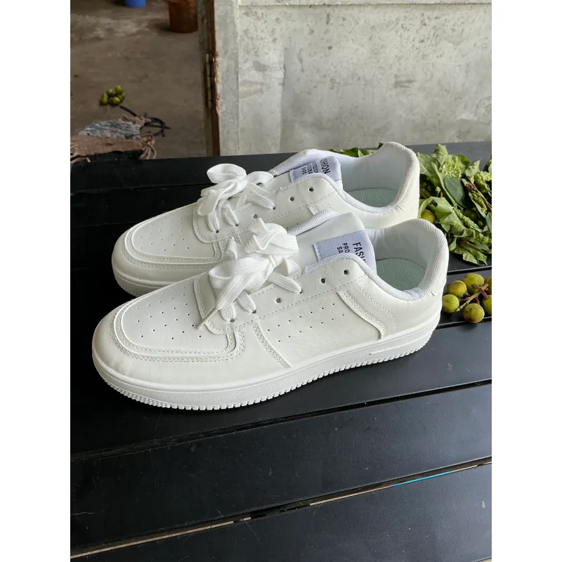 Giày Sneaker Thể Thao unisex Size 41 Cũ 674488