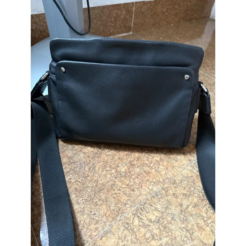 cần pass túi xách thời trang cho nam mới mua da thật 100% bao text  675075