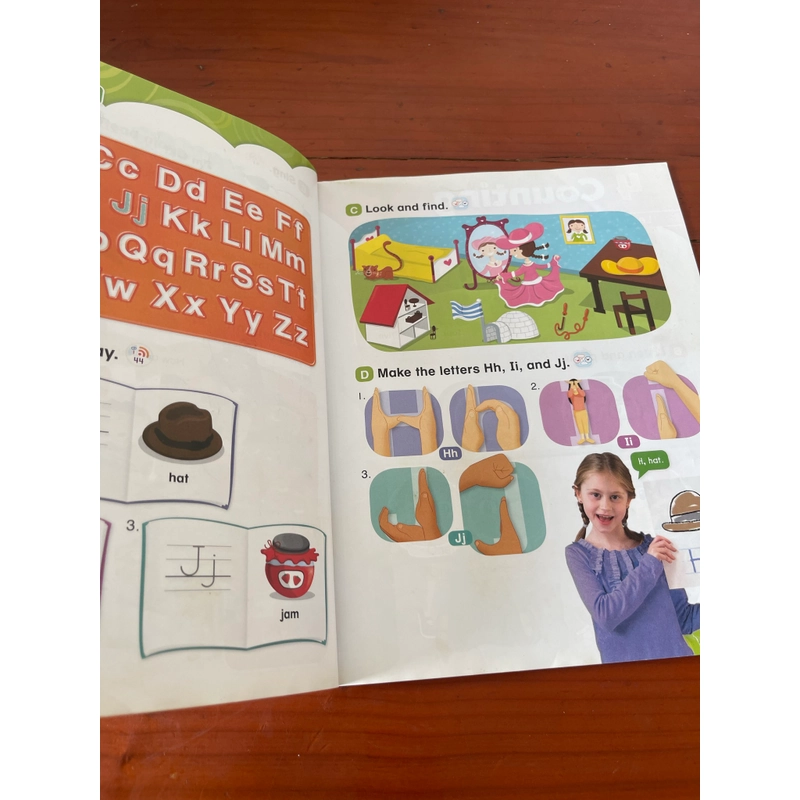HỌC TIẾNG ANH Everybody up student book starter 539344