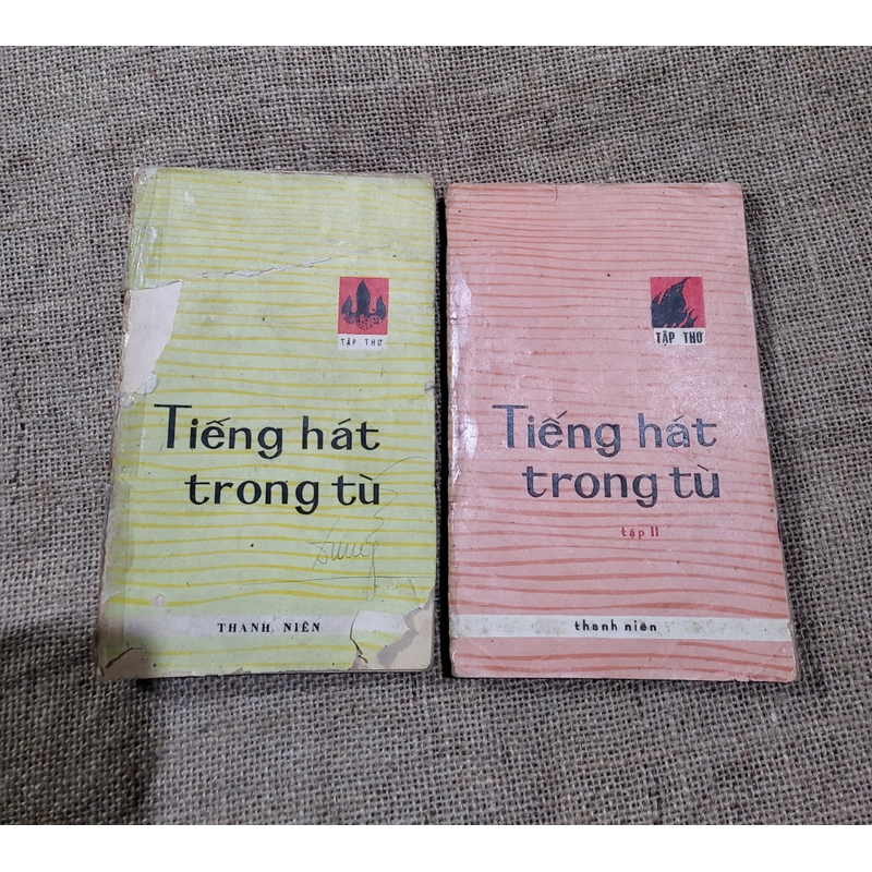 Tiếng hát trong tù _ Thơ, hai tập 335921