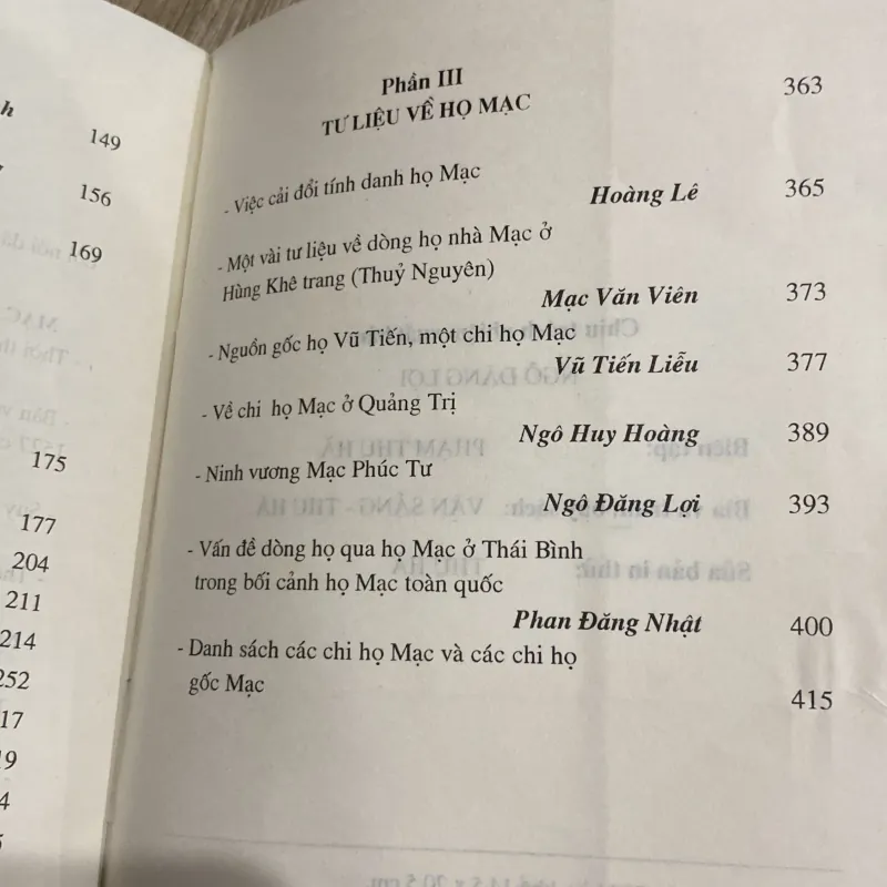 MẠC ĐĂNG DUNG VÀ VƯƠNG TRIỀU MẠC (XB 2000) 1028990