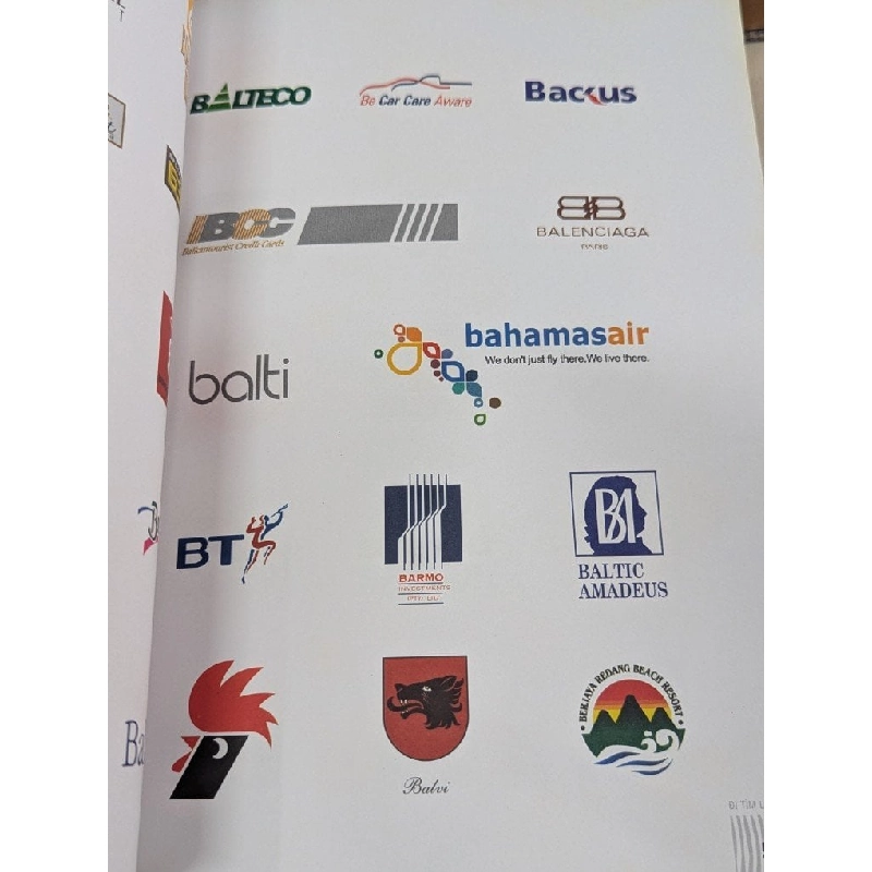 Đi tìm logo đẹp các kiểu thương hiệu - hoạ sĩ Uyên Huy 785962