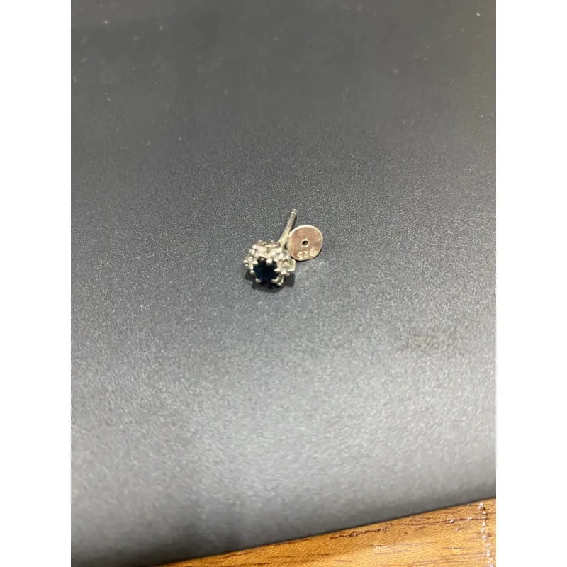 Lẻ 1 nụ bac 925 saphire siêu xinh xanh đậm 999924