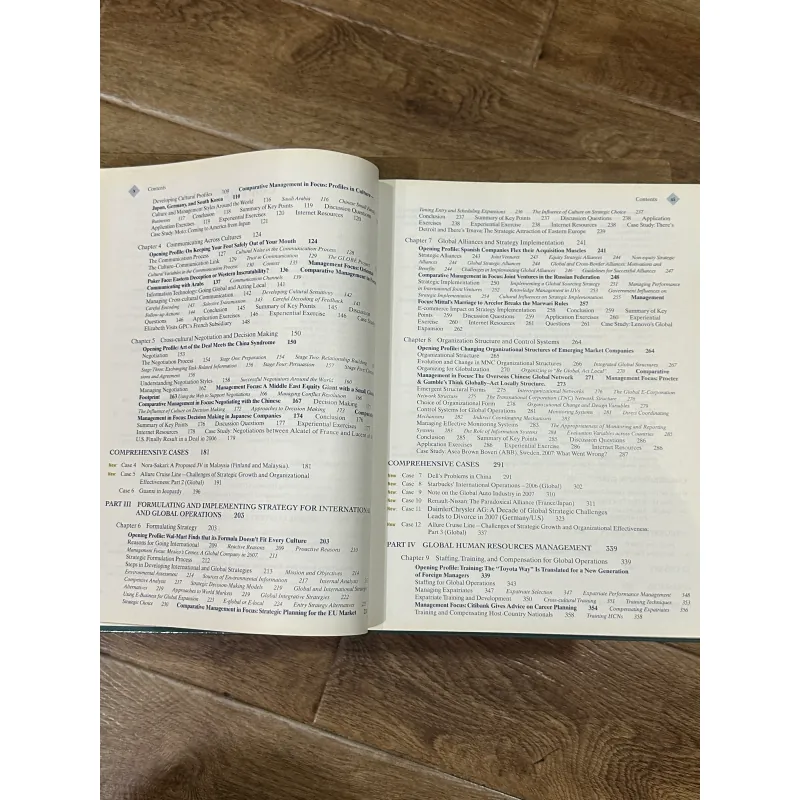 International Management: Managing Across Borders and Cultures - Helen Deresky 750276