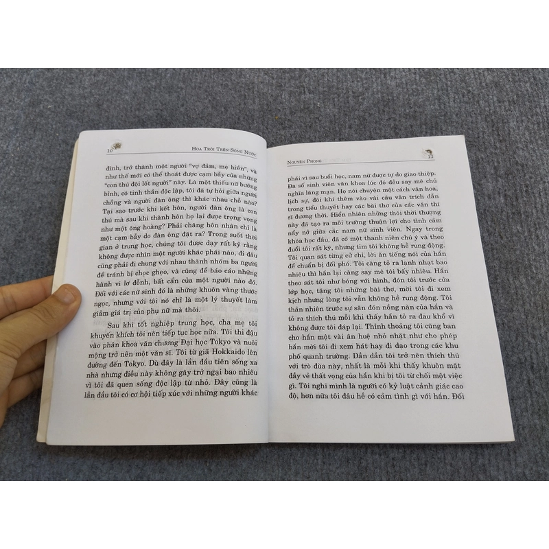 HOA TRÔI TRÊN SÓNG NƯỚC 485355