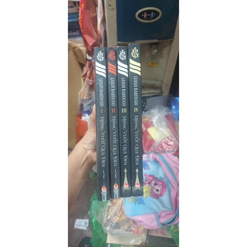 Móng Vuốt Quạ Đen- Leigh Bardugo 502915