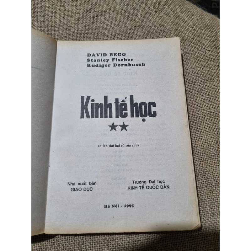 Kinh tế học |  David Bergg| xuất bản 1995 327130