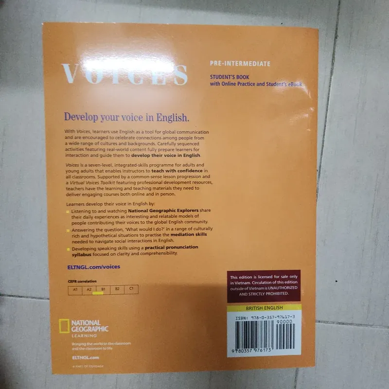 Sách Voices A2 717366