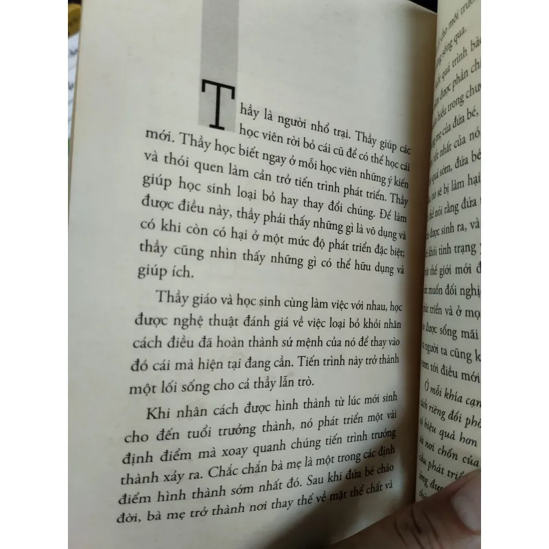 sách "Thầy là tất cả" của tác giả Earl V. Pullias và James D. You 997142