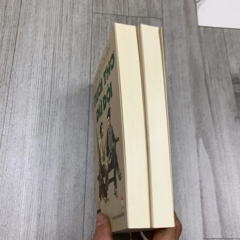 Tuổi thơ dữ dội- phùng quán. Bộ 2 tập. 4b2 757059