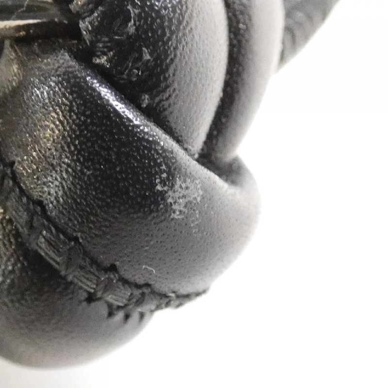 Túi xách chéo Chanel Cambon Line 25175 613372