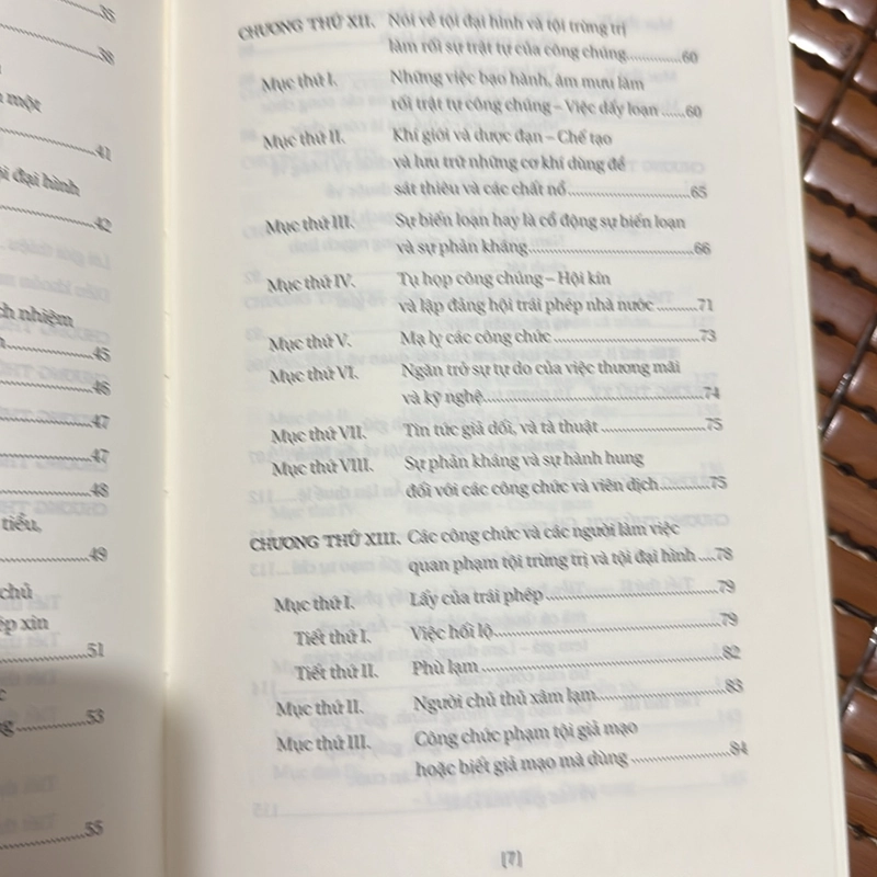 Hoàng Việt luật lệ 525526