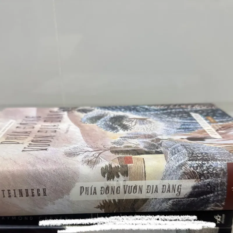 PHÍA ĐÔNG VƯỜN ĐỊA ĐÀNG - Bìa Cứng 776745