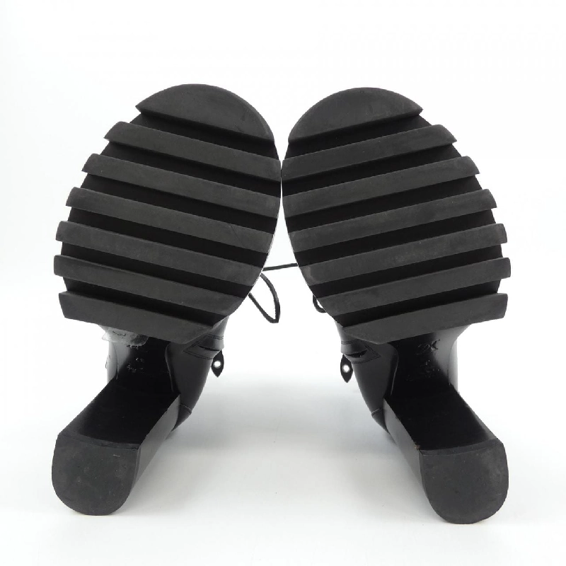 Giày bốt dòng Star Trail của Louis Vuitton 657672