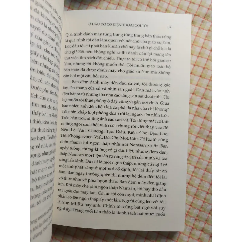 Ở ĐÂU ĐÓ CÓ ĐIỆN THOẠI GỌI TÔI - Shin Kyung Sook (Tác giả cuốn "Hãy chăm sóc mẹ") 782573