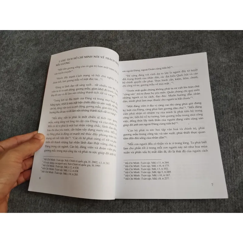 SỔ TAY TU DƯỠNG VÀ RÈN LUYỆN ĐẠO ĐỨC CỦA CÁN BỘ,  ĐẢNG VIÊN 697778