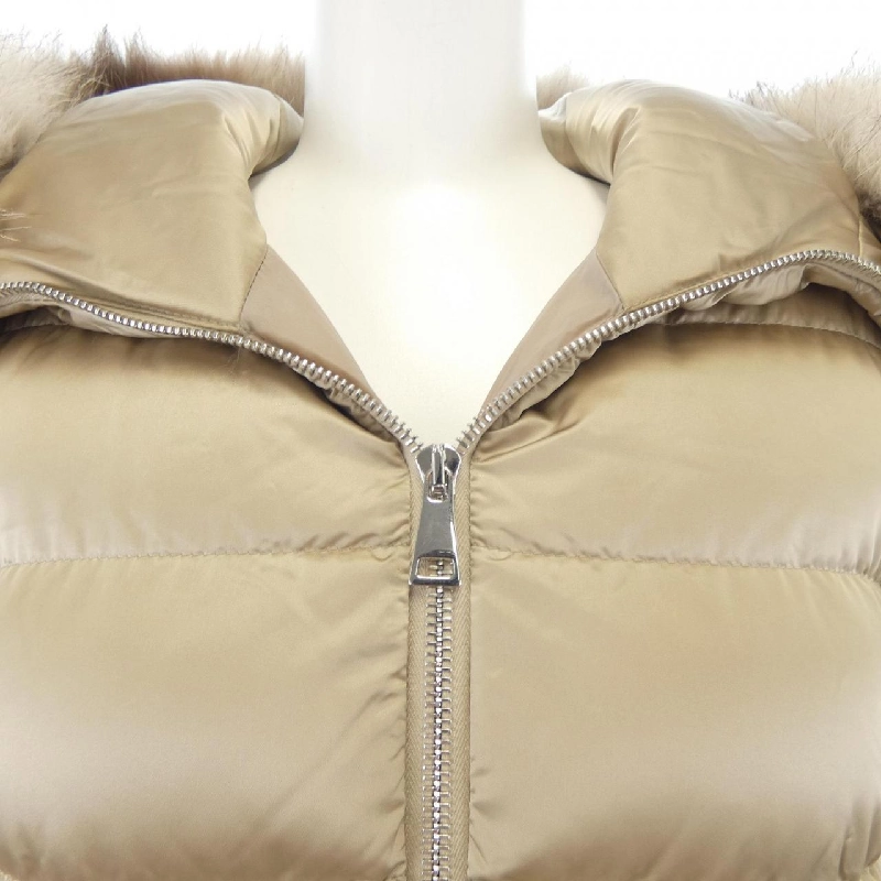 Áo khoác lông vũ MONCLER 640198