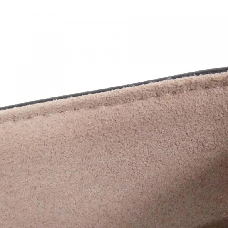 Túi xách vai Louis Vuitton Coussin M80742 612189