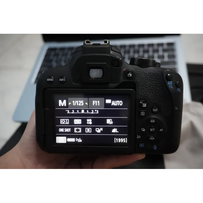 Cần bán nhanh Camon Rebelt7i/800d+Kit 18-55stm mới 99% 697460