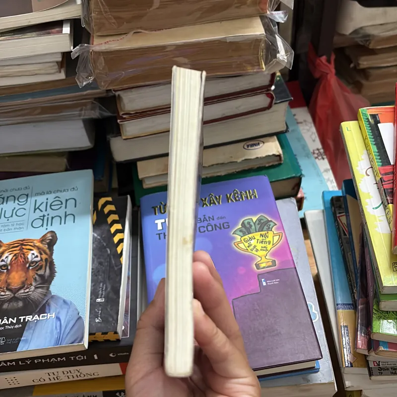 II Sách Kỹ Năng: Bí Mật Phía Sau Đế Chế Marvel Studios - Charlie Wetzel, Stephanie Wetzel 698402