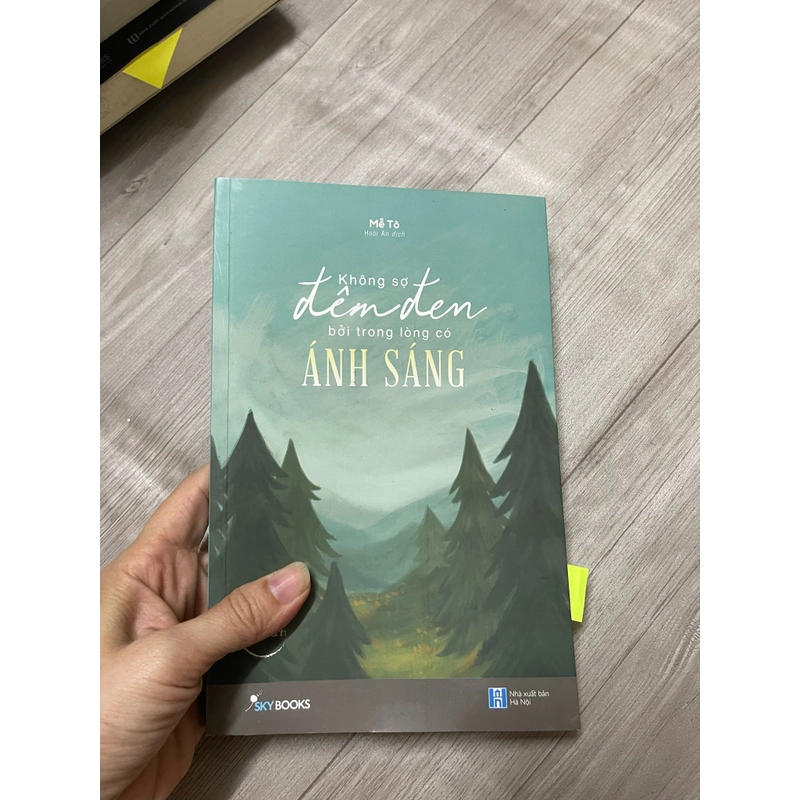 Không sợ đêm đen bởi trong lòng có Ánh sáng  354245