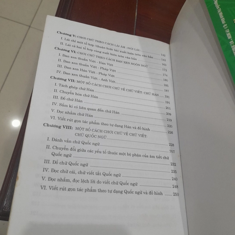 Nghệ thuật chơi chữ trong văn chương Việt - Phương tiện ngữ âm và chữ viết 274242