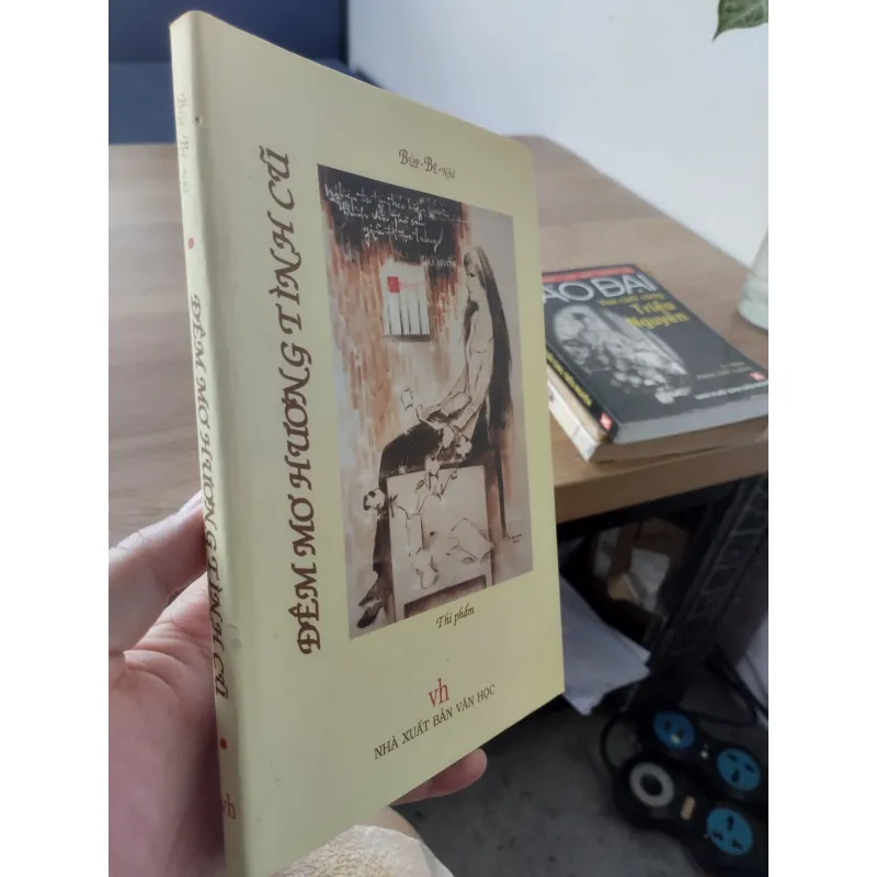 sách "Đêm mơ hương tình cũ" của tác giả Bút-Bê-Nhỏ 994581