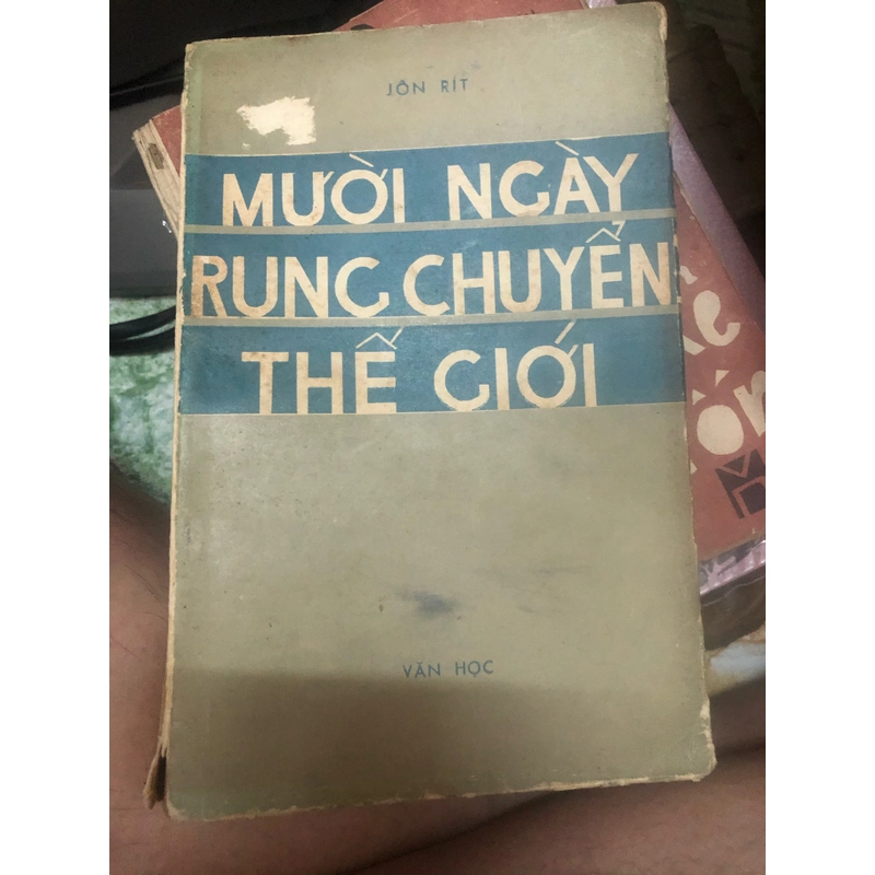 mười ngày rung chuyển thế giới in năm 197x 454555