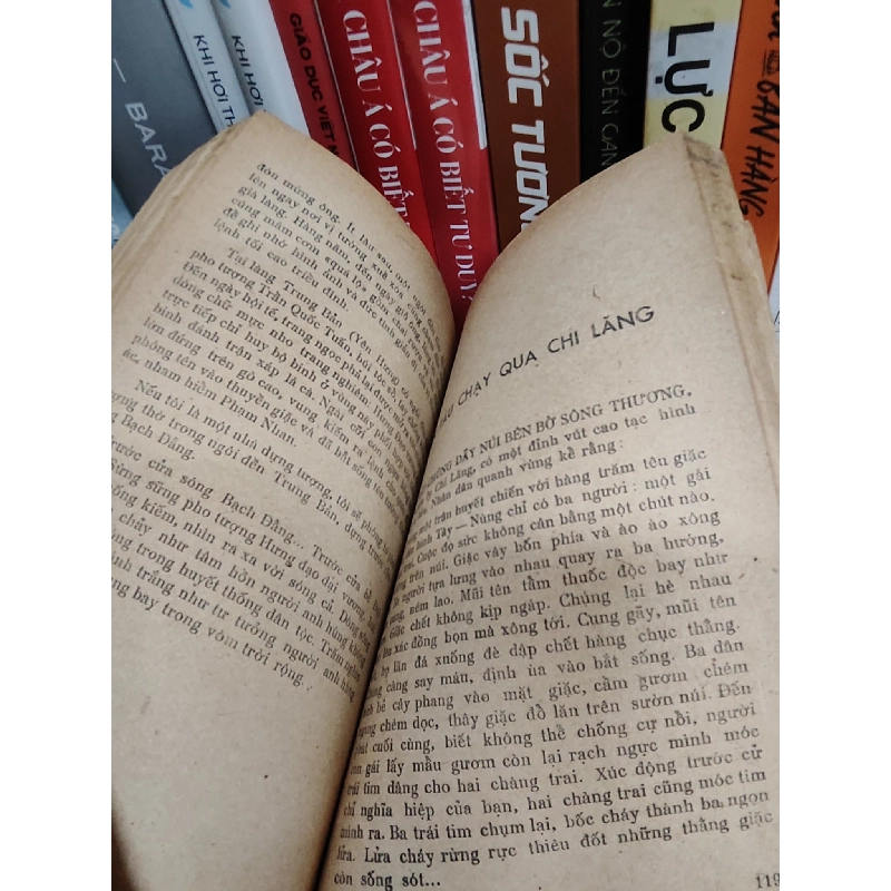 Những dấu chân lịch sử - Võ Văn Trực 1026188