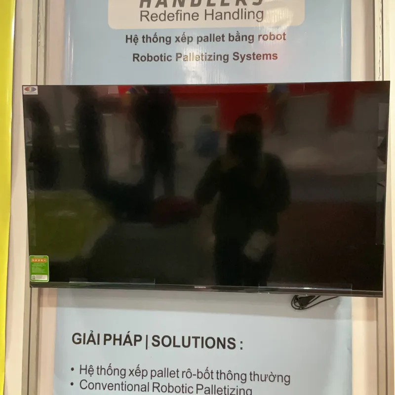 Television (TV) 673765