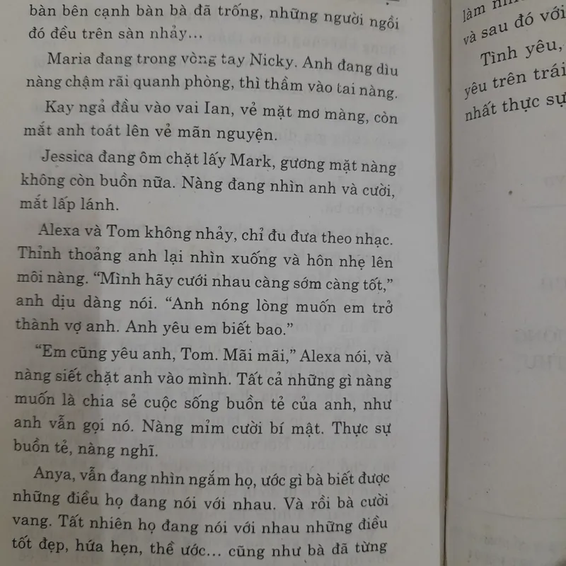 Ba tuần ở Paris. Barbara T. Bradford 574194