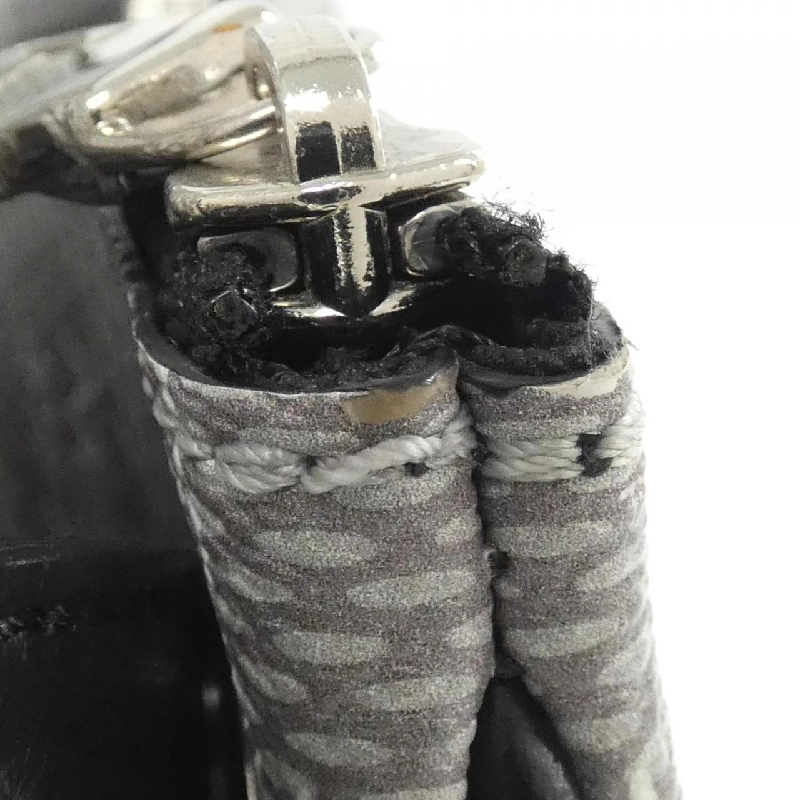 Túi đeo chéo Louis Vuitton Damier Graphite 3D Trio Messenger N50027 610376